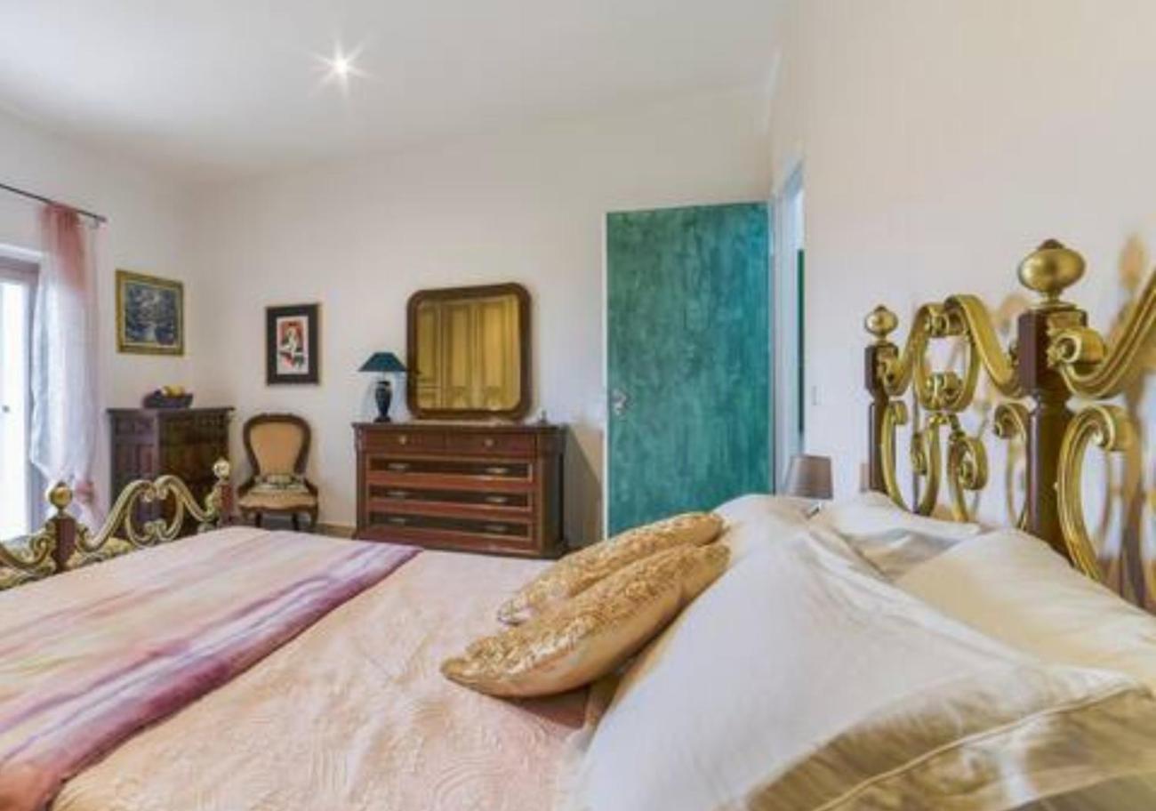 Comfort, Parcheggio E Balcone Su Tricarico In Basilicata, Io Sono Qui Rum bild